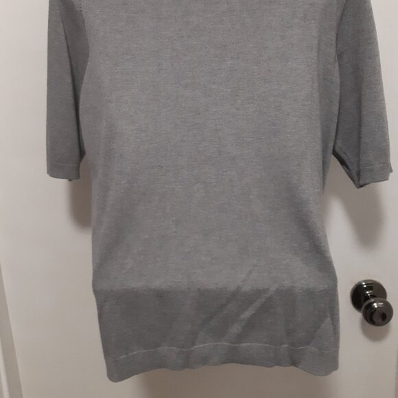 New Laura Petites Super Soft Gray Sweater with black beads Size M/L - Picture 9 of 12